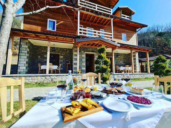 Hotel Bujtina Dini Rubik Exterior foto